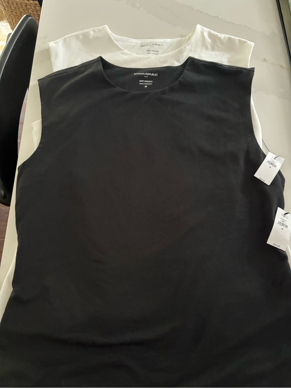 TWO Banana Republic Sleeveless Crewneck Tank Tops - Black & White